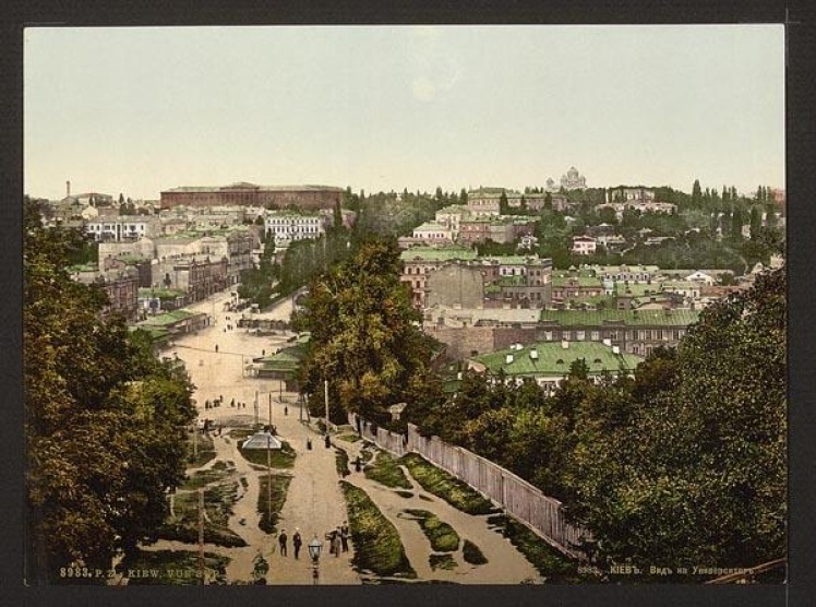Вид на університет із Бессарабської площі