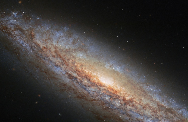 Спиральная галактика NGC 4666 в созвездии Дева.